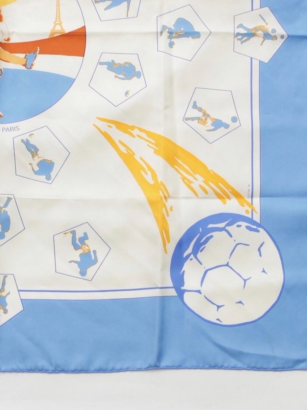 Hermès 1998Vintage Vive Les Champions Silk Scarf Carre 90/Paris Soccer World Cup - Picture 5 of 9